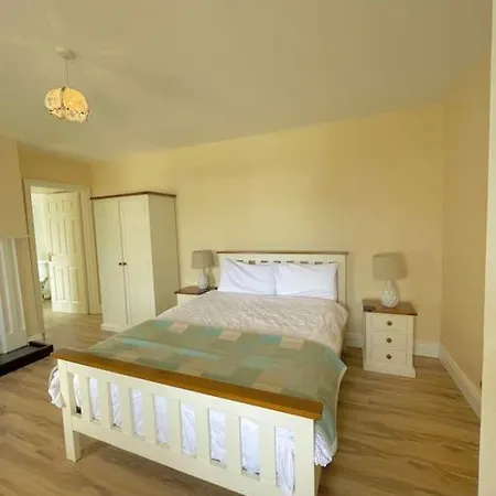 Scenic Oceanfront Retreat- Buliban *