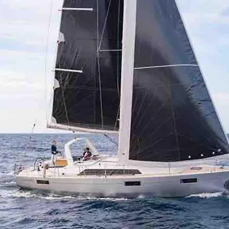 Scenic Oceanfront Retreat- Buliban