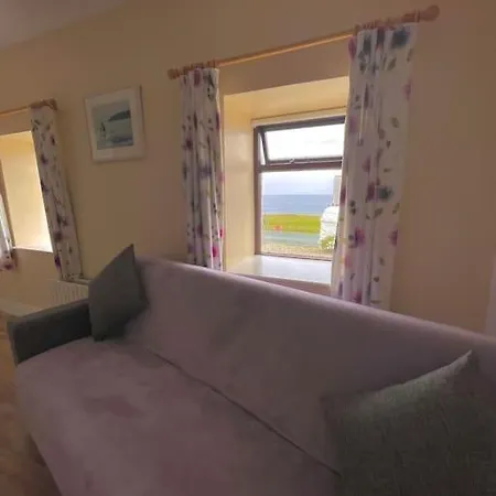 Scenic Oceanfront Retreat- Buliban Prázdninový dům