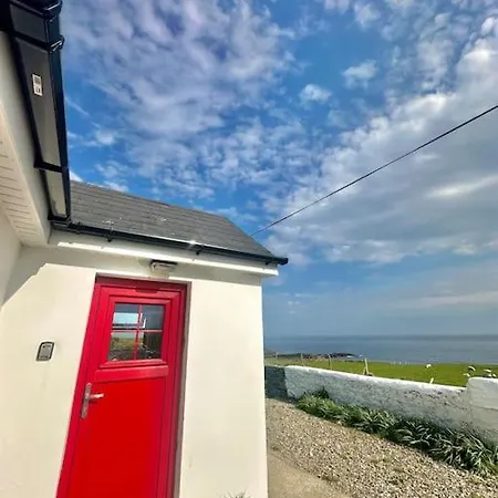 Scenic Oceanfront Retreat- Buliban Prázdninový dům *