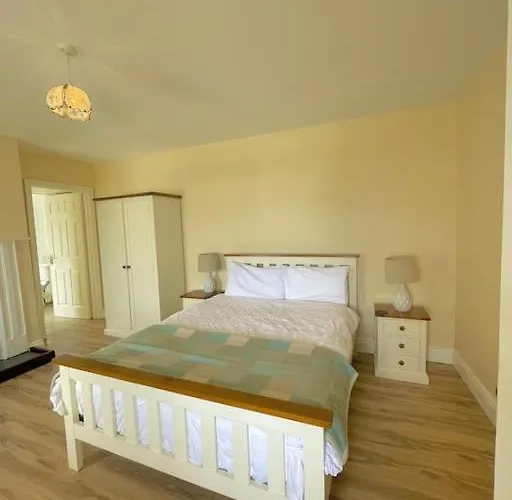 Scenic Oceanfront Retreat- Buliban *