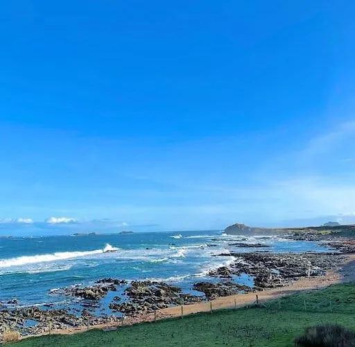 Scenic Oceanfront Retreat- Buliban *