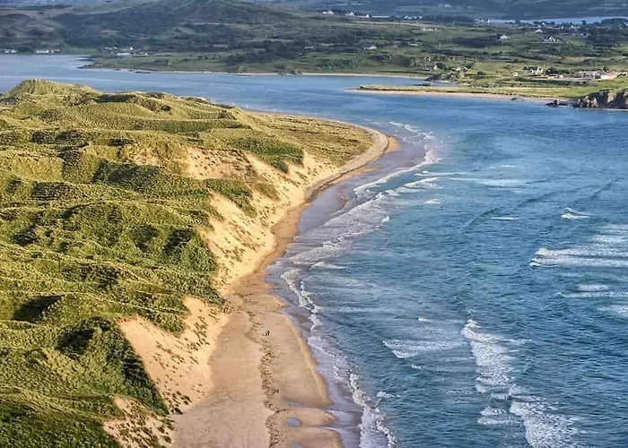 펜션 Scenic Oceanfront Retreat- Buliban