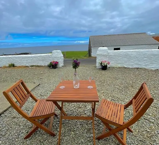 Scenic Oceanfront Retreat- Buliban