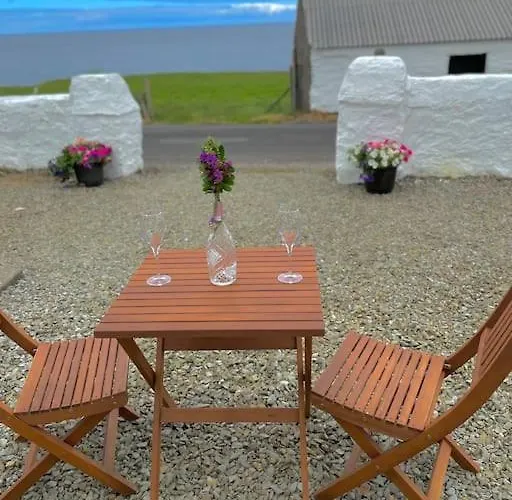 펜션 Scenic Oceanfront Retreat- Buliban Ballyhillin